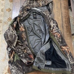 Red head mossy oak Gore Tex XL paclite jacket